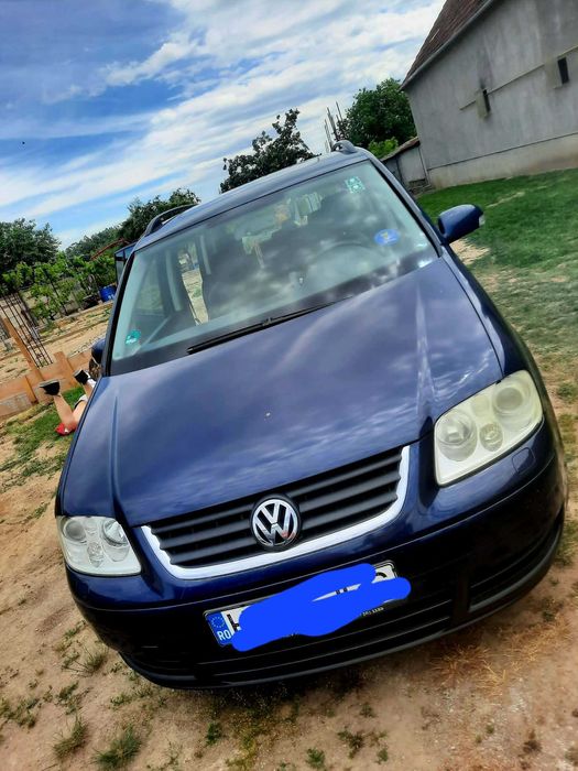 VOLKSWAGEN Touran