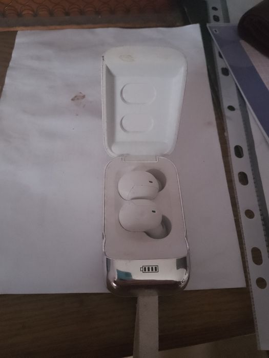 Telefon Tcl mobil si casti