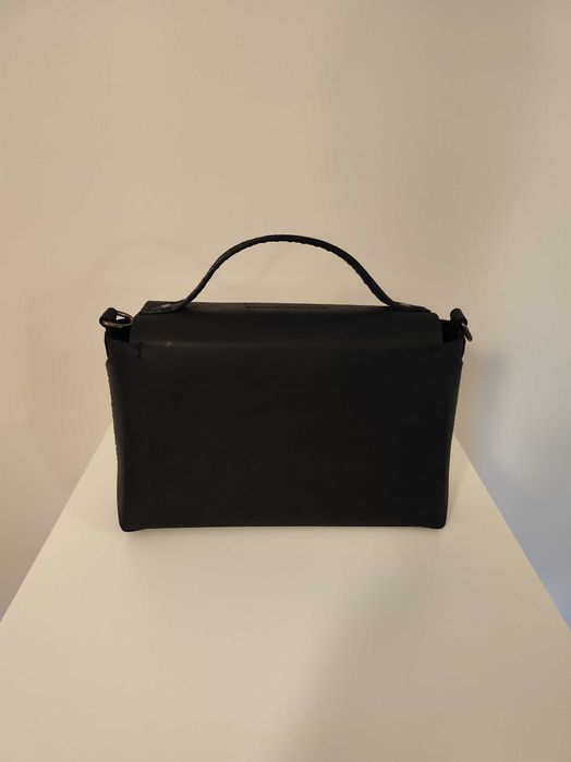 Ръчно изработена черна кожена чанта