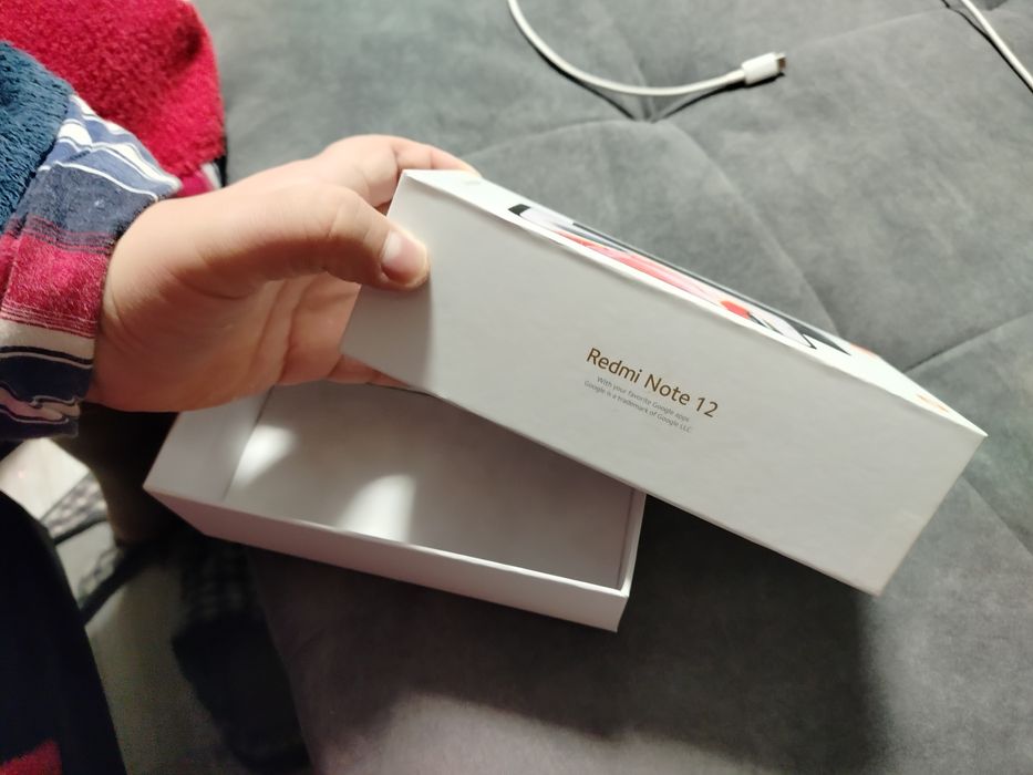 Телефон Redmi Note12