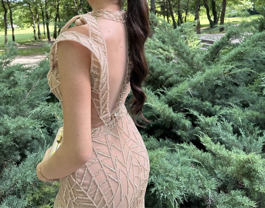 Бална рокля от Пембе Кенан