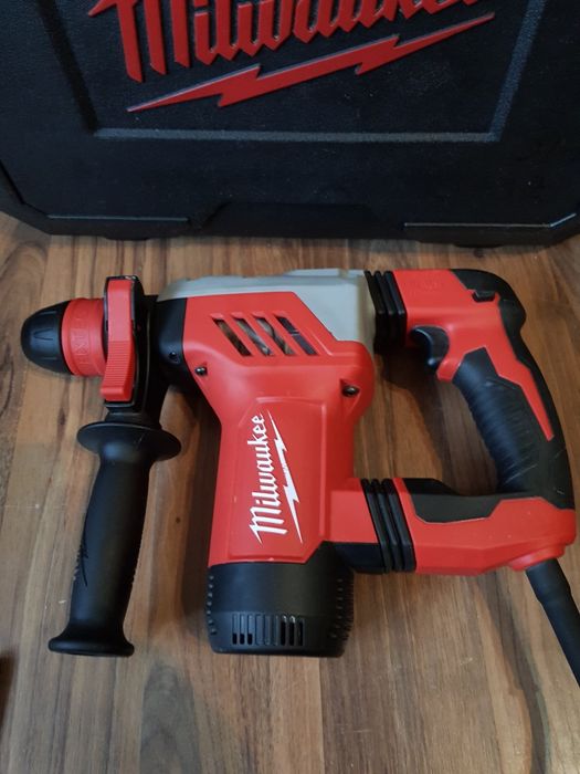 Rotopercutor Milwaukee PLH 28 XE