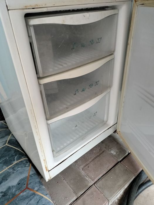 Продам холодильник
