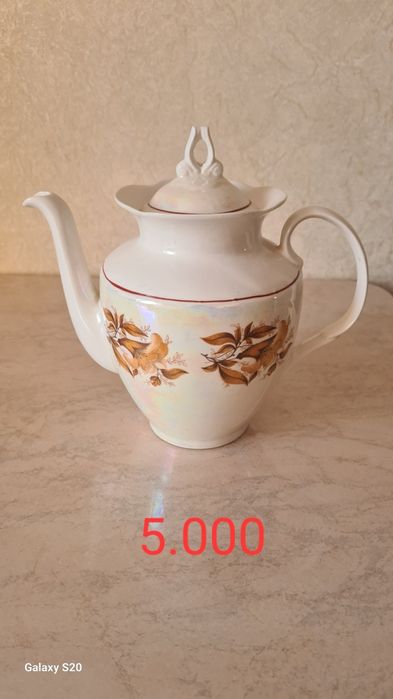 Посуда сервизы, пиалки, вазы.