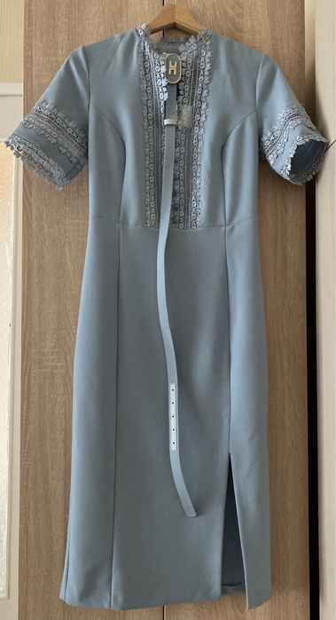 Официална рокля