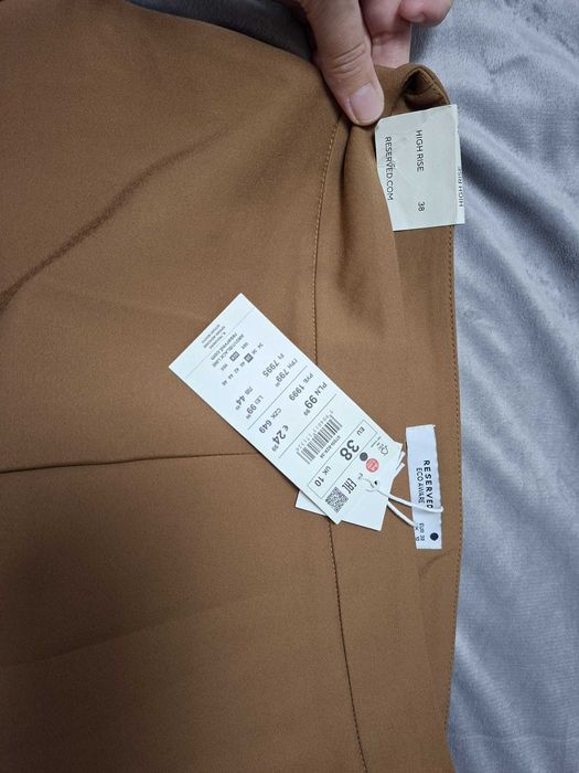 Pantaloni eleganti RESERVED marimea 38. NOI cu eticheta!!!