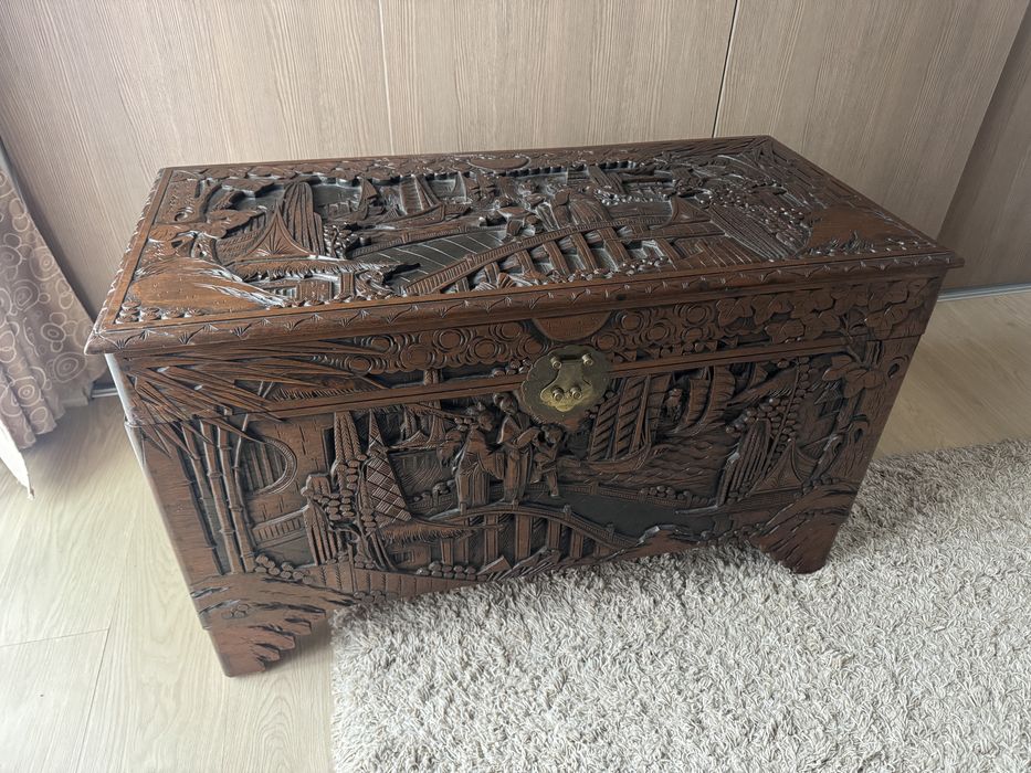 Cufar/lada de zestre - Sculptura manuala lemn camfor - Model Asiatic