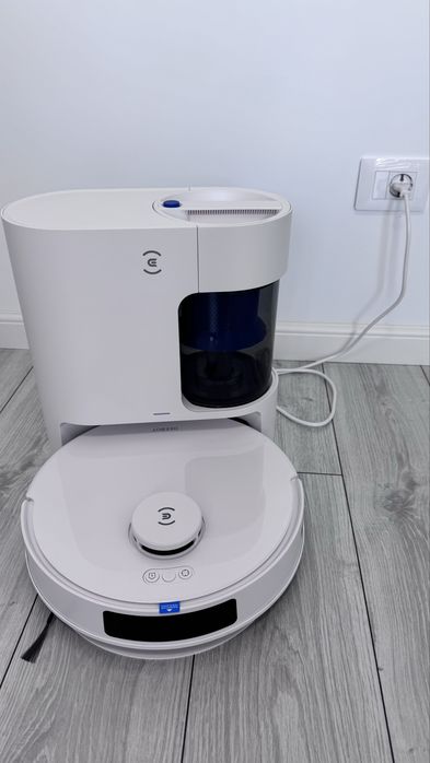 NOU cu sigiliu Aspirator robot ECOVACS DEEBOT N20 Plus – 8000 Pa, Stație de golire automată fără sac, Aspirare & Spălare