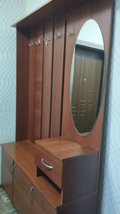 Продам шкаф в прихожую