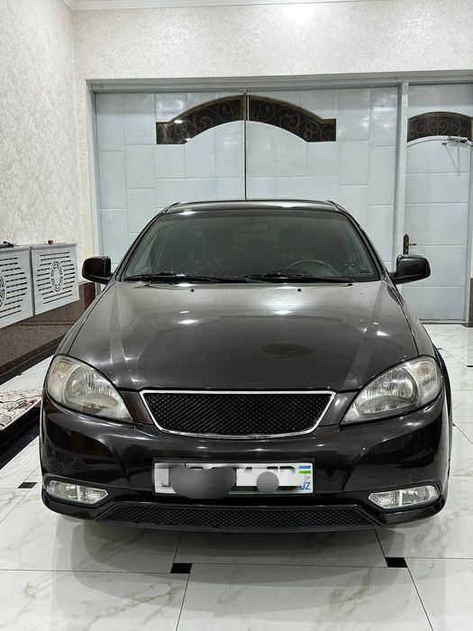 Мошина сотилади.