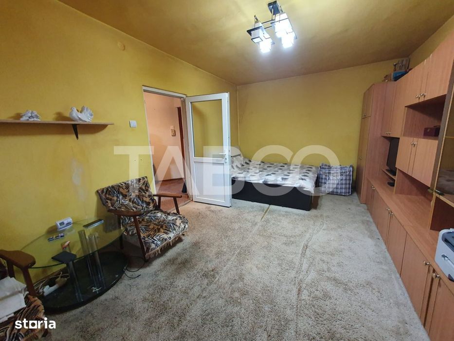 Apartament 2 camere decomandat 54 mp zona Bulevardu Unirii etaj 4 — fotografia 3