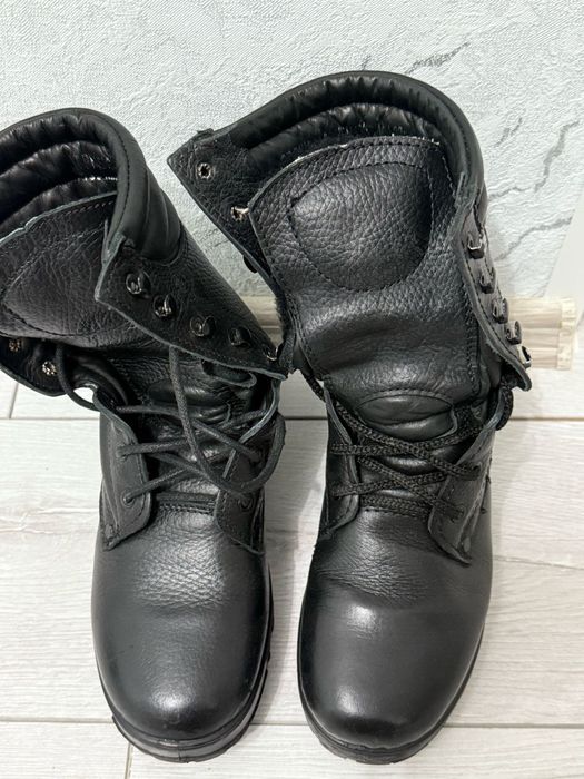 Продается 2 пары зимних берц в отличном состоянии