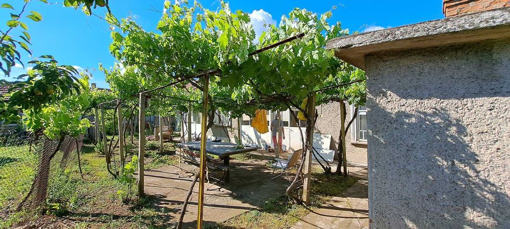 Продавам къща и два парцела. Гр.Завет, област Разград