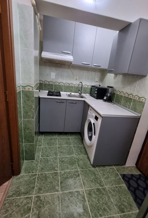 Închiriez garsoniera