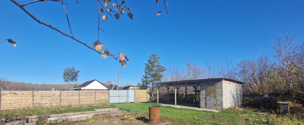 Продаётся дачный участок в лесу