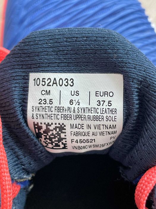 Кроссовки Asics волейбольные