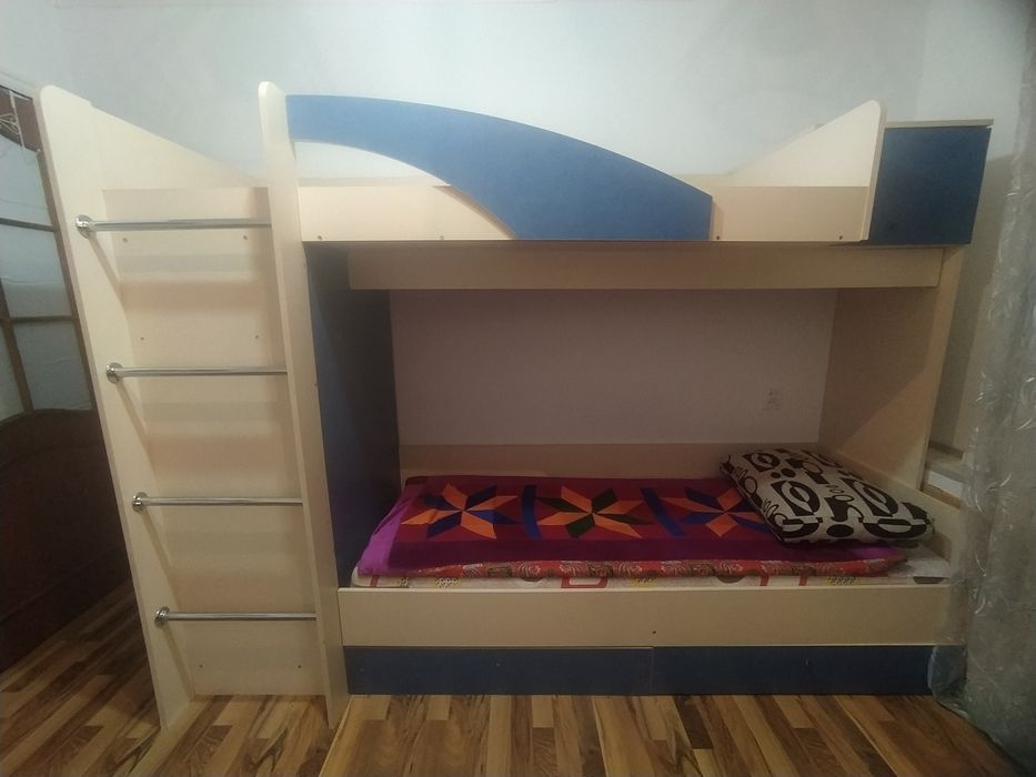 Продам двухъярусную кровать