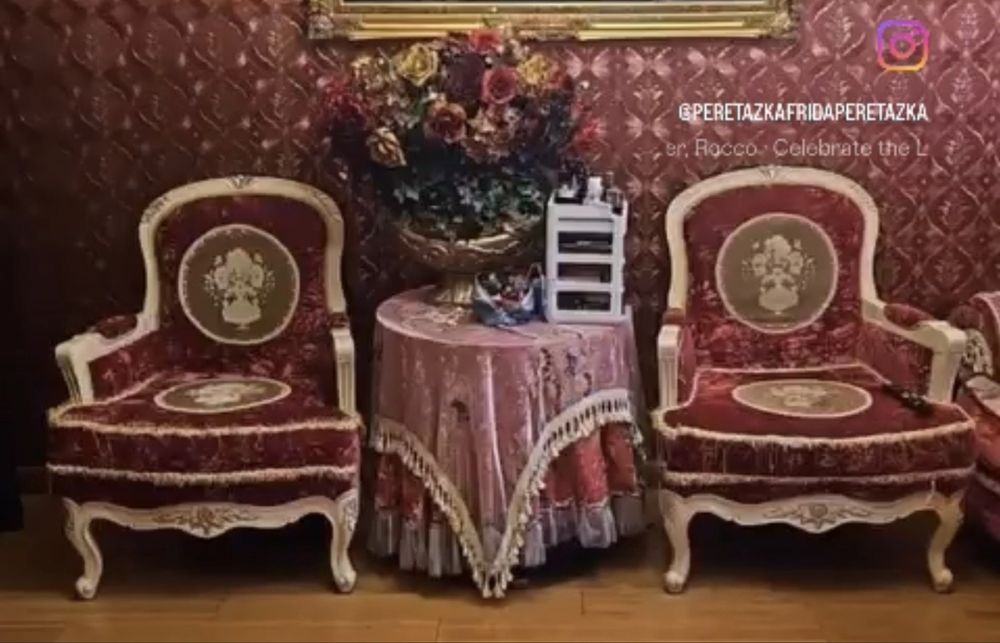 Продам диван два кресла