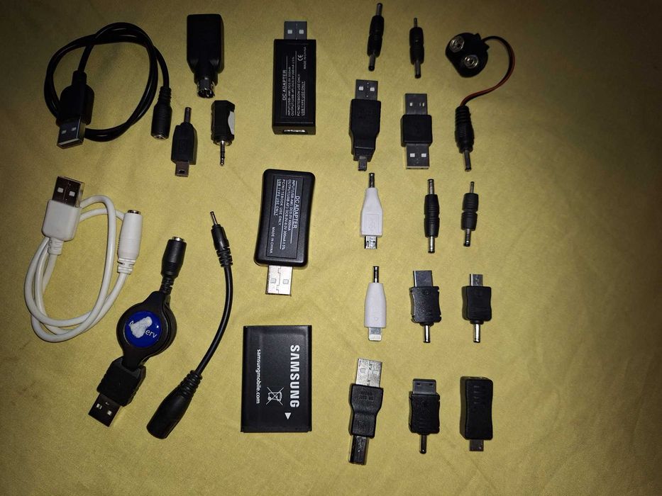 Set 24 acesorii, adaptoare telefoane etc