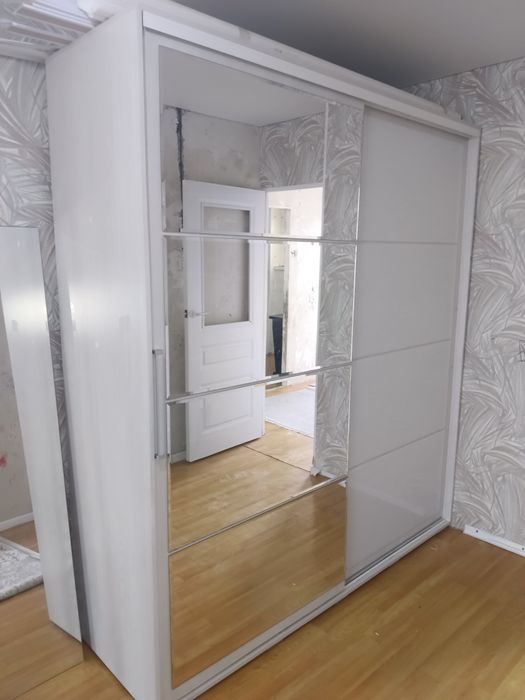 Шкаф купэ.      .