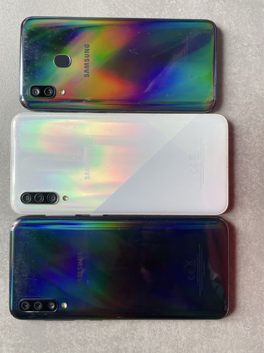 Samsung A50 are 4/128Gb ca nou sau un Samsung A30S