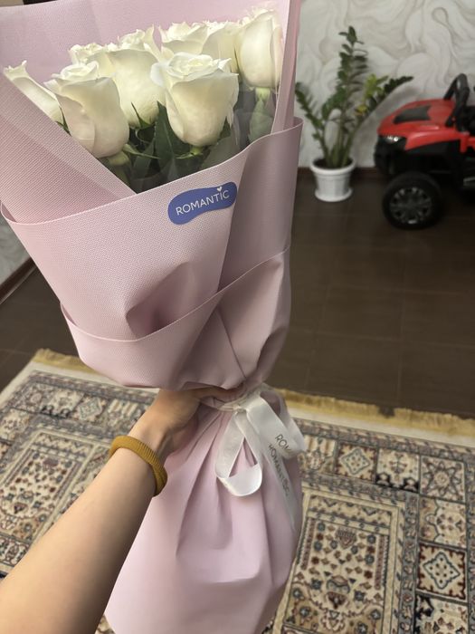 Продаю букет белых роз
