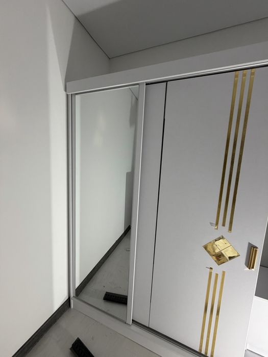 Srochna sotiladi kvartira