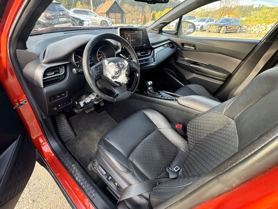 Toyota chr facelift avariat