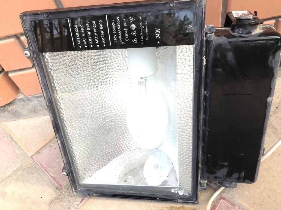 Продам прожектор