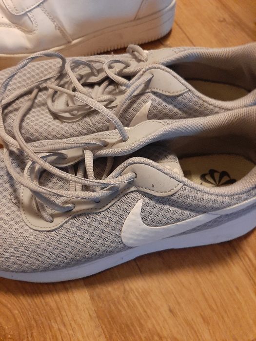 Vând adidași Nike 41