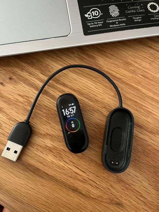 Фитнес гривна Xiaomi Mi Band 4: Без каишка