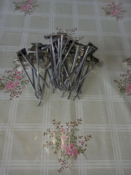 Крючки на эконом панели