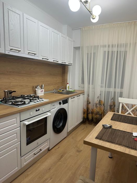 Apartament foarte spațios, 1 camera, 47 mp, zona Tineretului