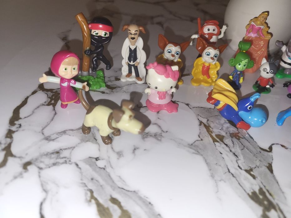 Продам киндеры игрушки
