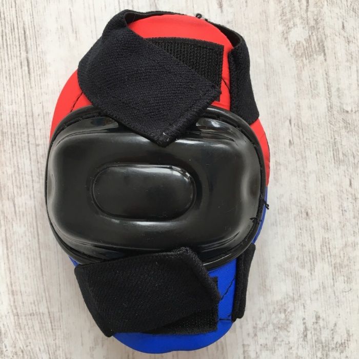 детски протектори за лакти, употребявани веднъж