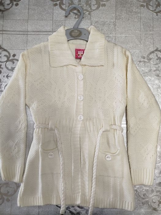 Продам детскую одежду для девочек.