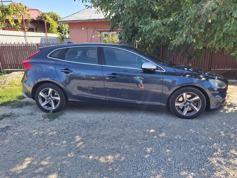 Volvo V40 Volvo V40, primul proprietar , stare foarte buna