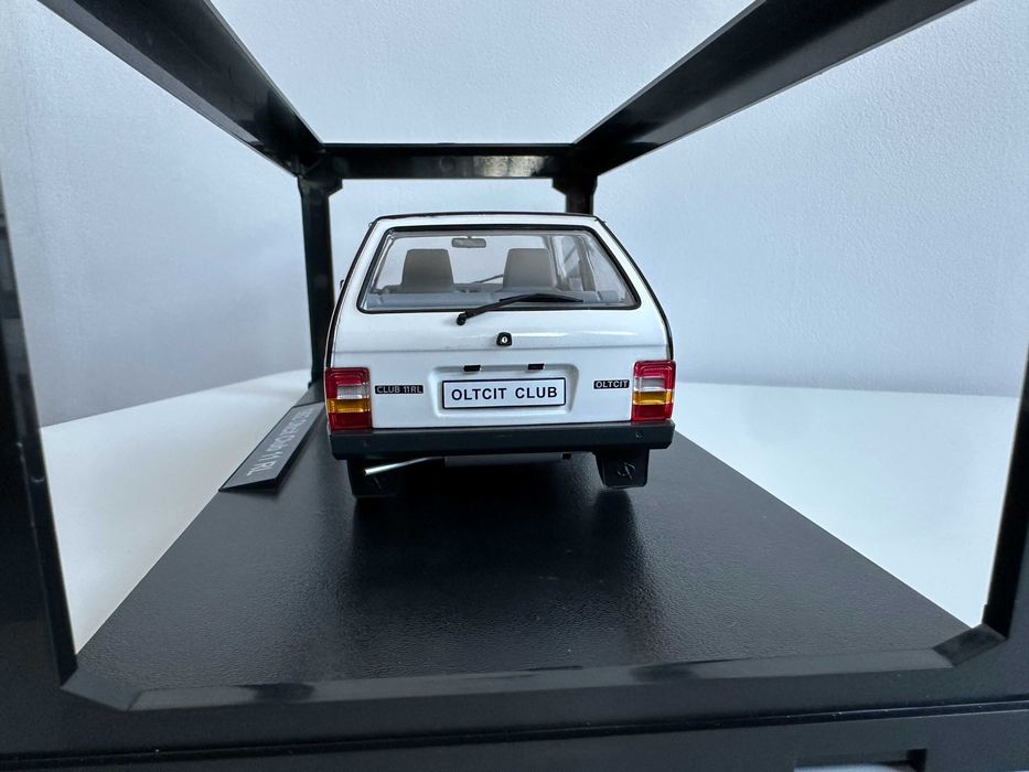Macheta auto OLTCIT CLUB Albastru 1990 Triple9 1/18