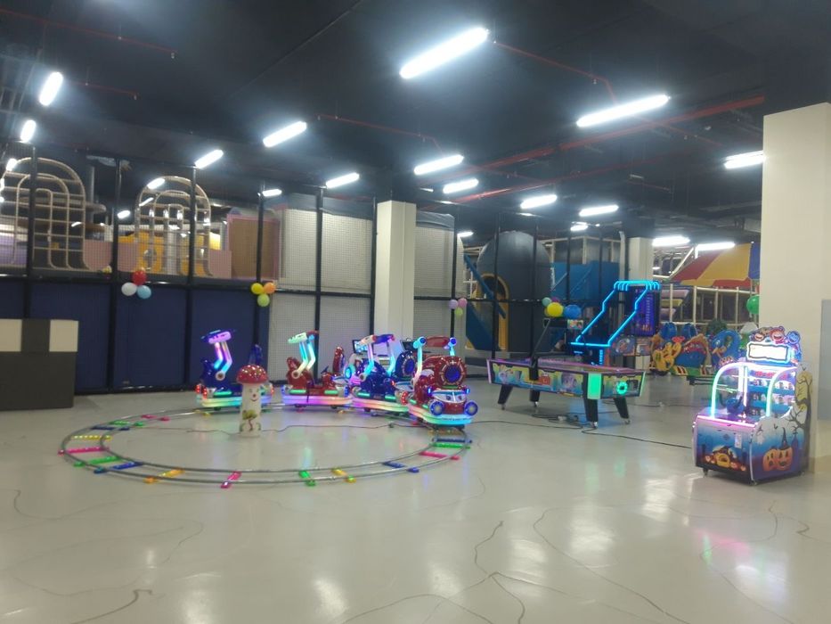 Ibn sino sovdo markazida magazin srocna sotiladi zor etajda