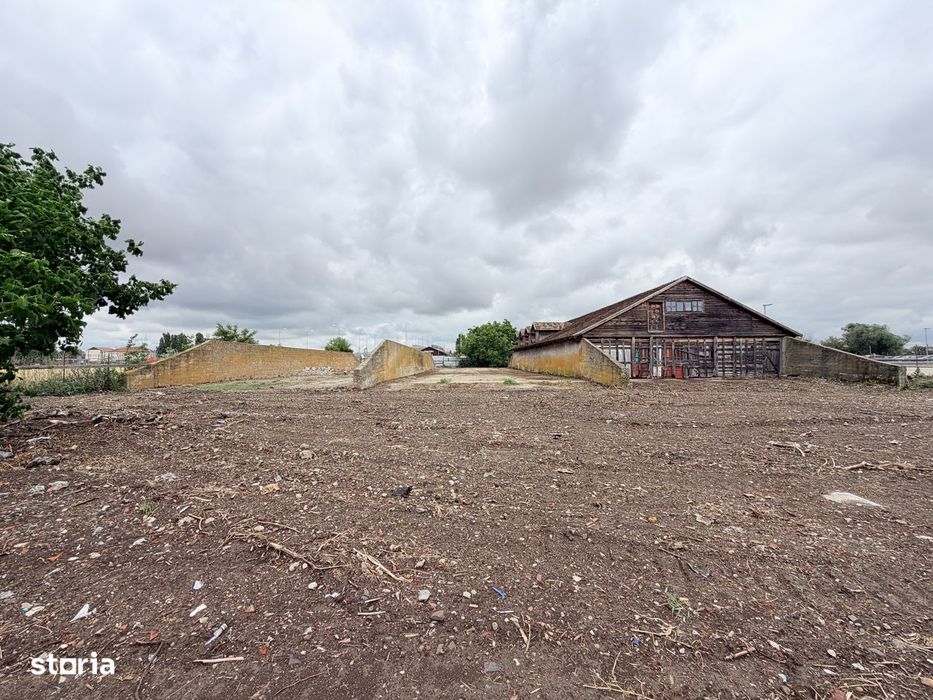 Teren de închiriat 2.950 mp cu Hală de 490 mp lângă pod Curtici