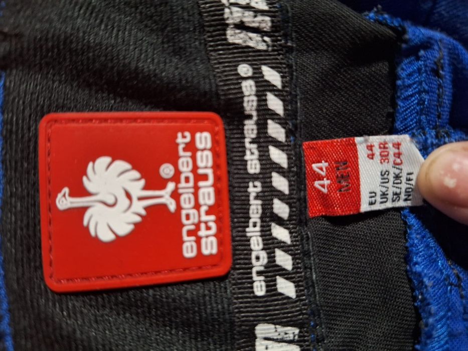 Pantaloni scurți Strauss Engelbert marimea 44!