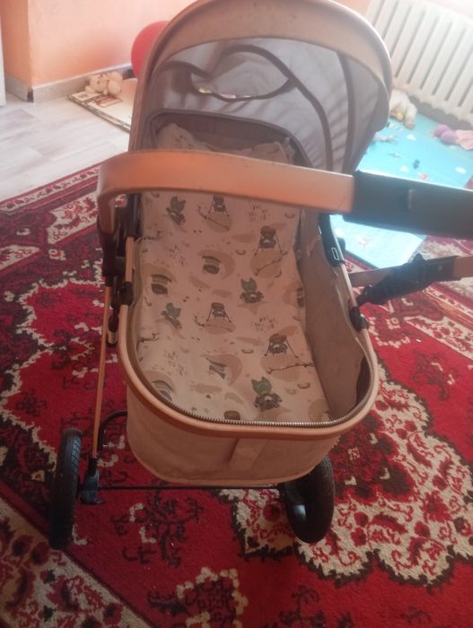 Отдам  коляску ,зима лето