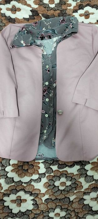 Тънка блуза със сако комплект