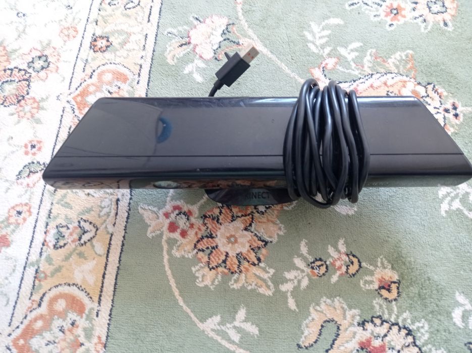 Продам Kinect в хорошем состоянии работает