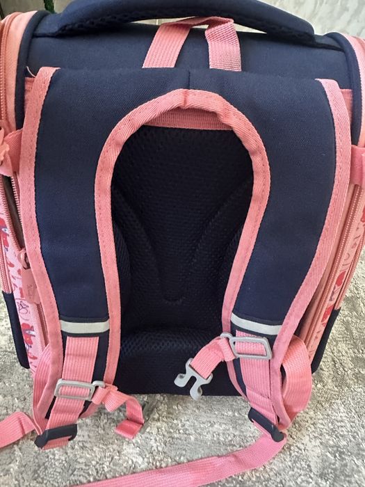 Продам новый рюкзак для девочки