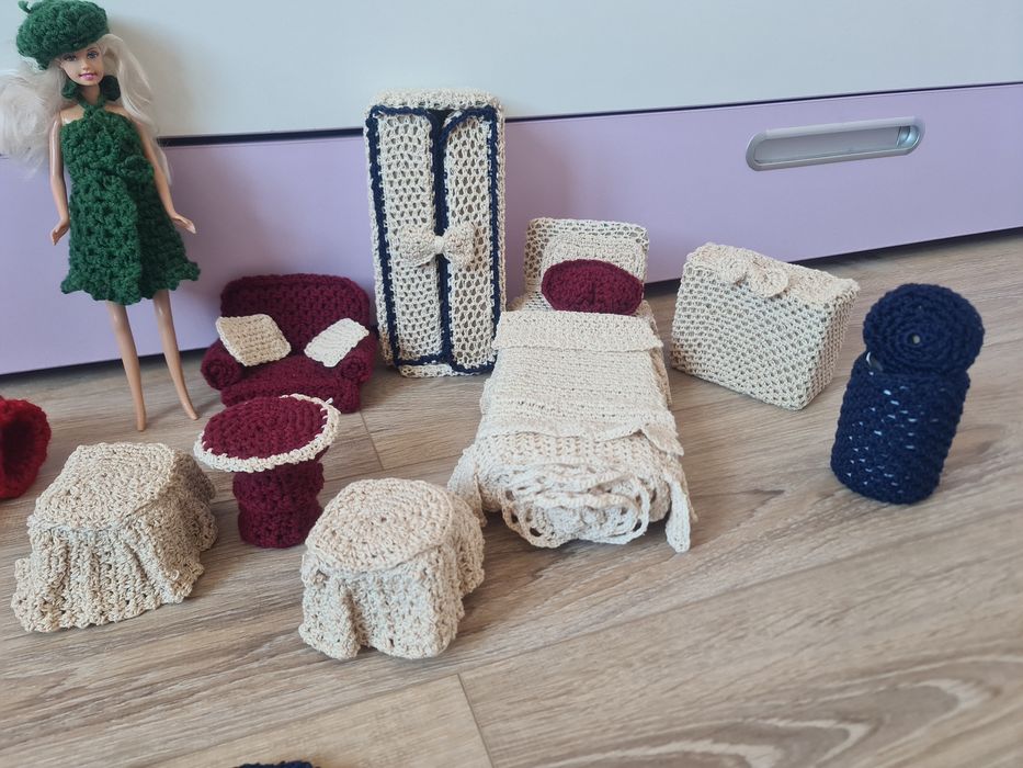 Мебели и аксесоари за кукли