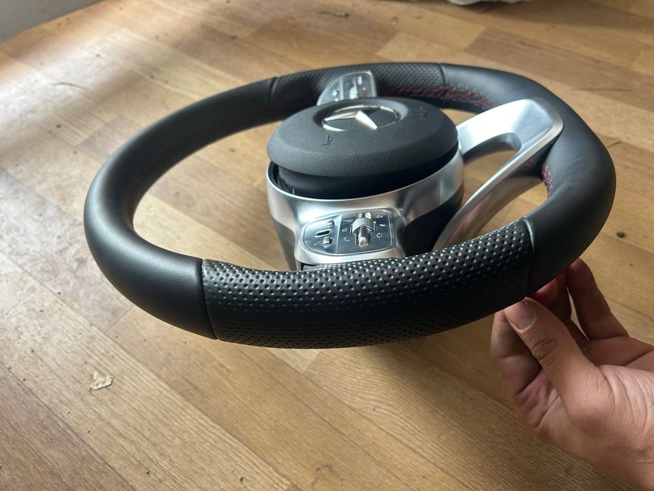 Амг Волан с червен шев