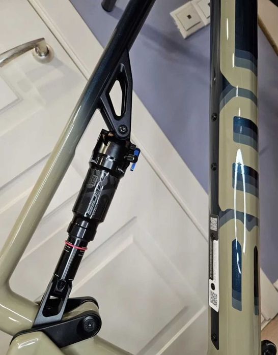 BMC Carbon Fourstroke (2024)