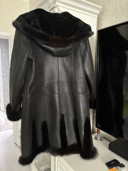 Продам женскую нотуральную дубленку  с  комбинацией норки