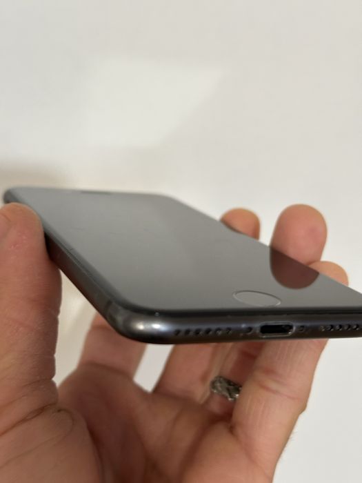 Айфон 8 64гб IPhone